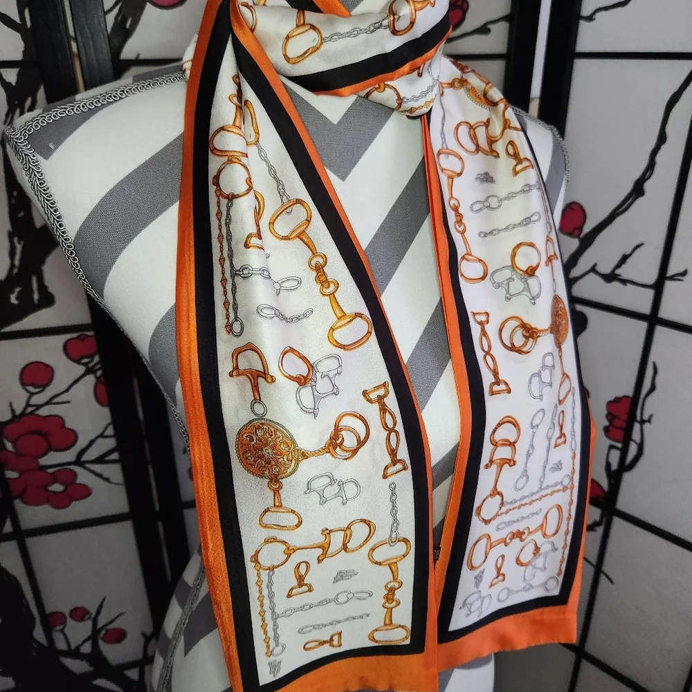 NWOT Chain Print Long Silky Scarf - Picture 4 of 7